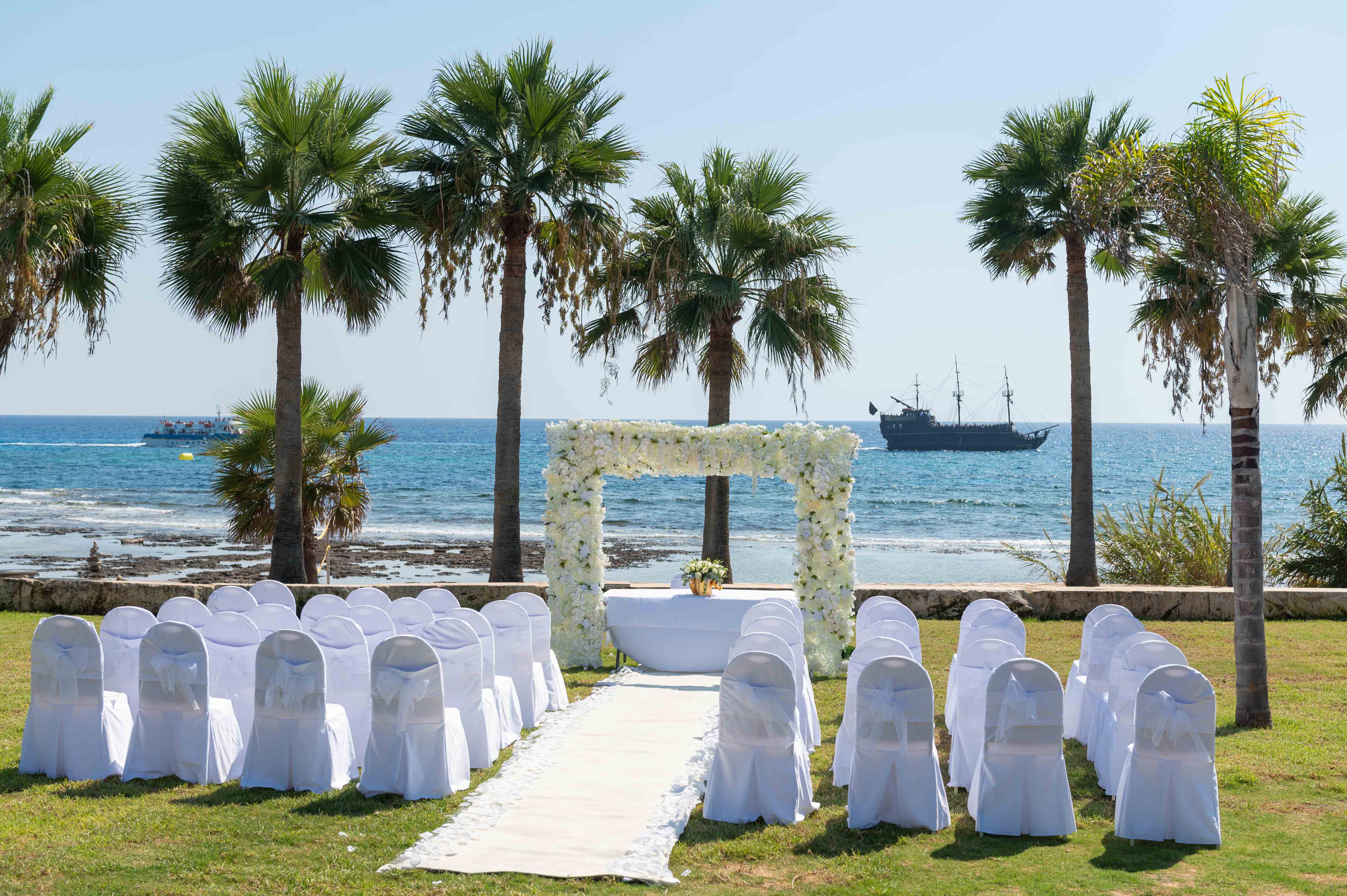 Book your wedding day in Atlantica Mare Village 
